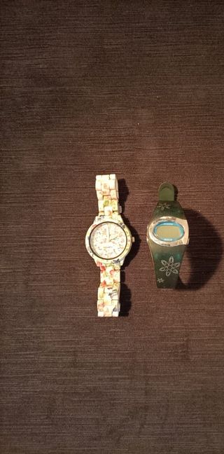 2 relojes deportivos de pulsera