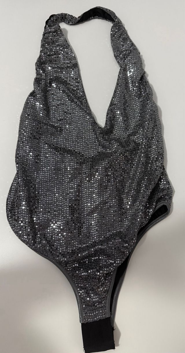 Corpo prateado brilhante