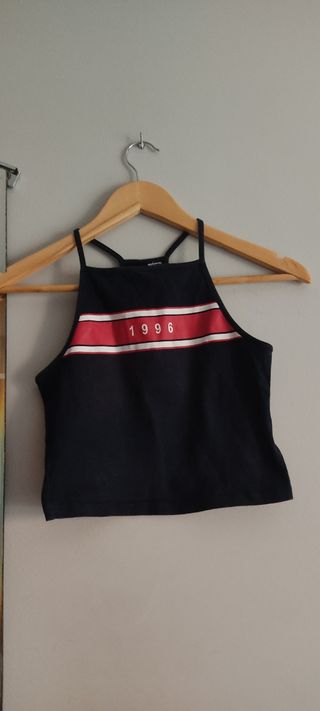 Top negro + shorts rotos | 2 piezas