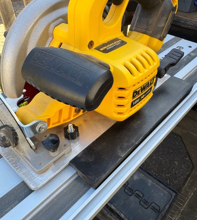 Adattatore di guida per sega circolare Dewalt