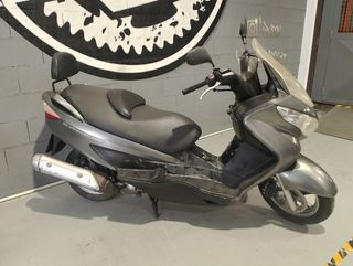 Suzuki Burgman 200cc. PANTALLA O CUPULA
