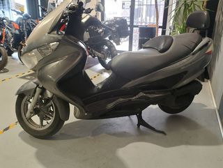 Suzuki Burgman 200cc. PANTALLA O CUPULA
