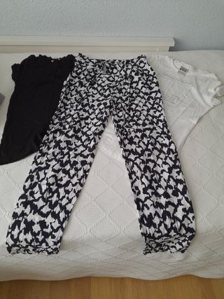 Lote de 3 prendas: pantalón y 2 camisetas talla S