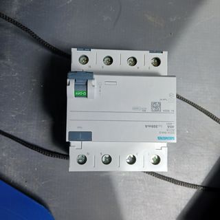 Interruptor Siemens 5SV4644-0 40A 300mA