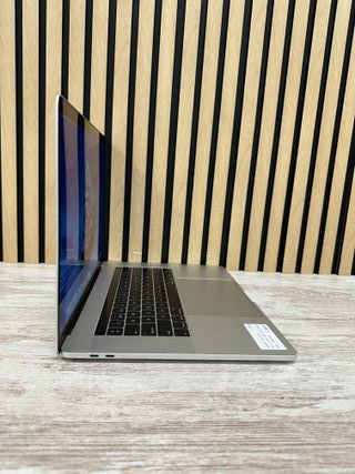 MacBook Pro 15" 2016 i7 16gb 256gb SSD