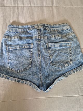 Shorts Bershka talla 36 vaquero