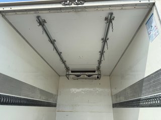 nissan cabstar carne colgada frigorifico