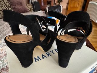 Sandalias MARYPAZ negras tacón