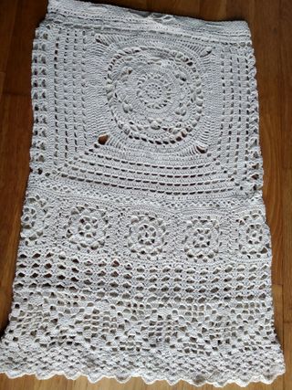 Falda crochet color arena hecha a mano.
