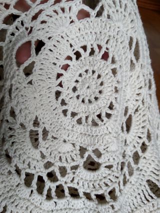 Falda crochet color arena hecha a mano.