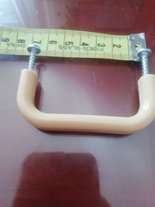 6 Tiradores armario beige plástico