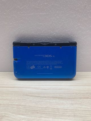 Nintendo 3DS negra + 5 juegos