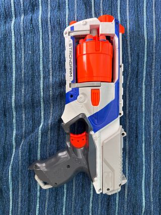 Nerf Strongarm: Revolver de juguete