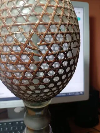 ANTIGUO GASOGENO CON MALLA DE RATAN