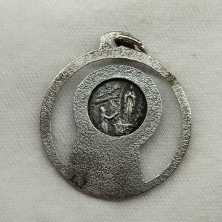 Medalla Virgen de Lourdes