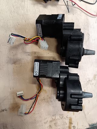 2 Motores reductores Stihl Viking 632