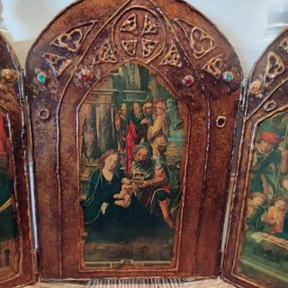 Tríptico religioso antiguo