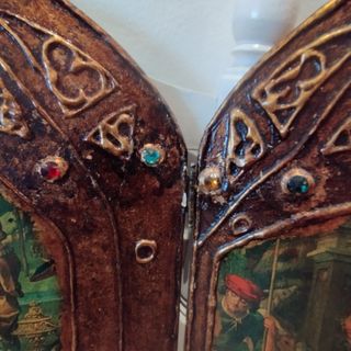 Tríptico religioso antiguo