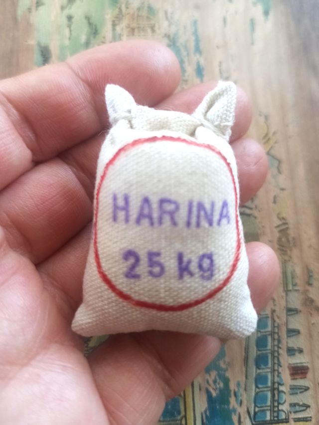 Miniaturas cocina: sacos harina-azúcar