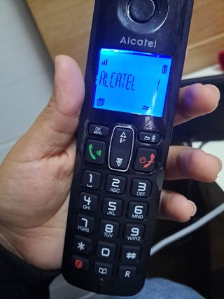 Teléfono Alcatel negro