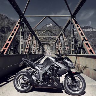 Kawasaki Z1000 - Moto Impecable