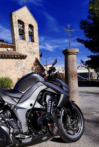 Kawasaki Z1000 - Moto Impecable