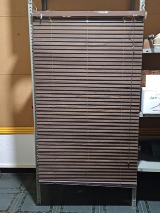 Persiane in legno marrone