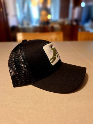 Gorra negra cocodrilo