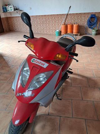 Daelim 125cc - Moto roja