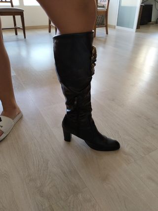 Botas altas mujer calavera para pirata