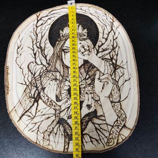 Pirograbado Lilith en madera