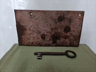 Cerradura Antigua de Hierro con llave, funciona