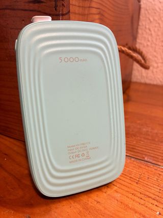 Batería, cargador, adaptador y cables