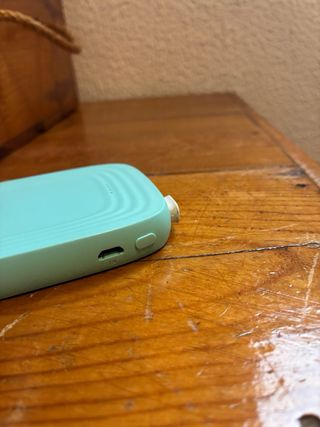 Batería, cargador, adaptador y cables