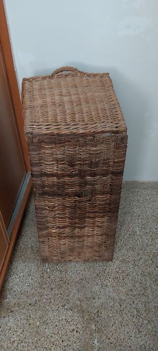 Cesta mimbre grande antigua