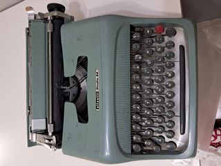 Olivetti Studio 44 - Máquina de escribir