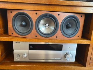 Altavoces KEF Q9 marrón