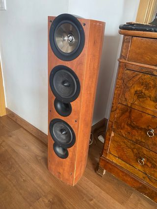 Altavoces KEF Q9 marrón