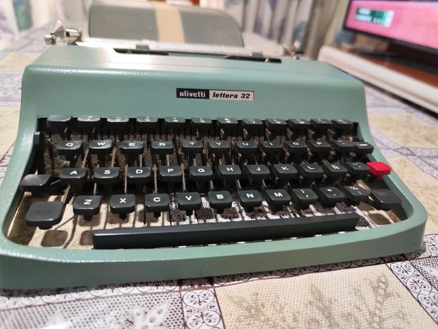 Olivetti Lettera 32 - Máquina de escribir vintage