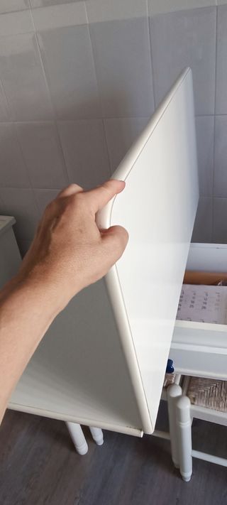 Mesa blanca cocina + 2 taburetes