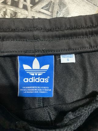 Tuta Adidas nera e oro