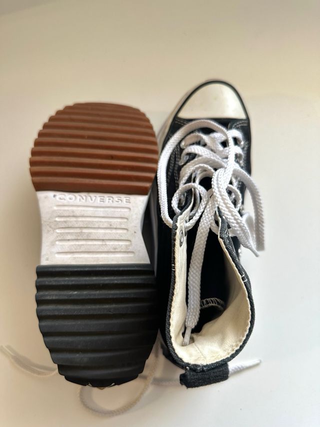 Converse Chuck Taylor negras