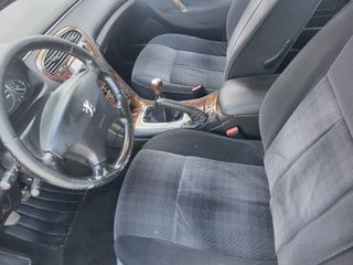 Peugeot 607 (2002)