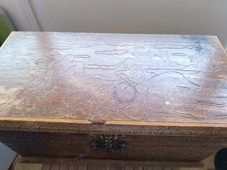 Baúl antiguo de madera
