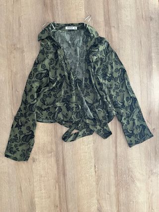 Blusa Stradivarius Verde Olivo - Talla S