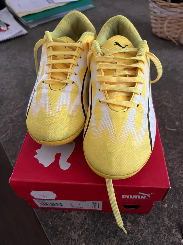 Puma Ultra Play MG Jr - Amarillas