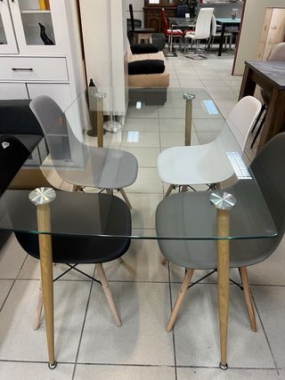 Mesa cristal 4 sillas diseño nórdico