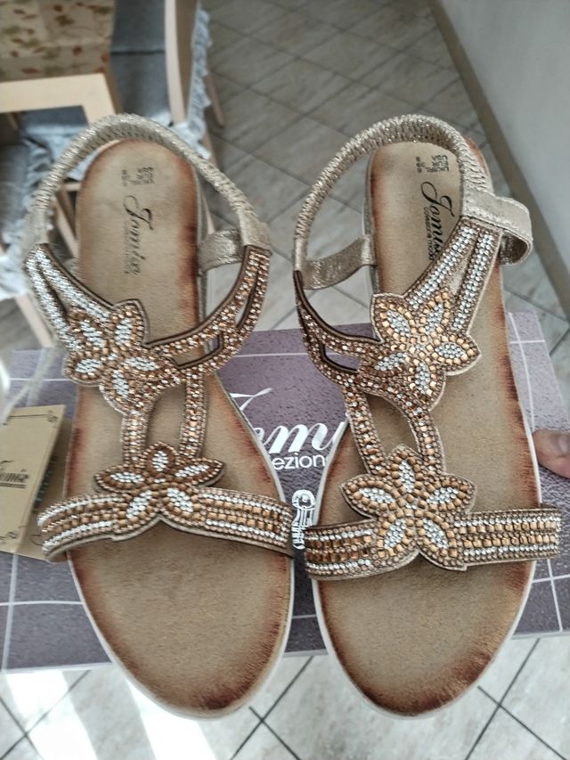 Sandali Jomia beige e oro