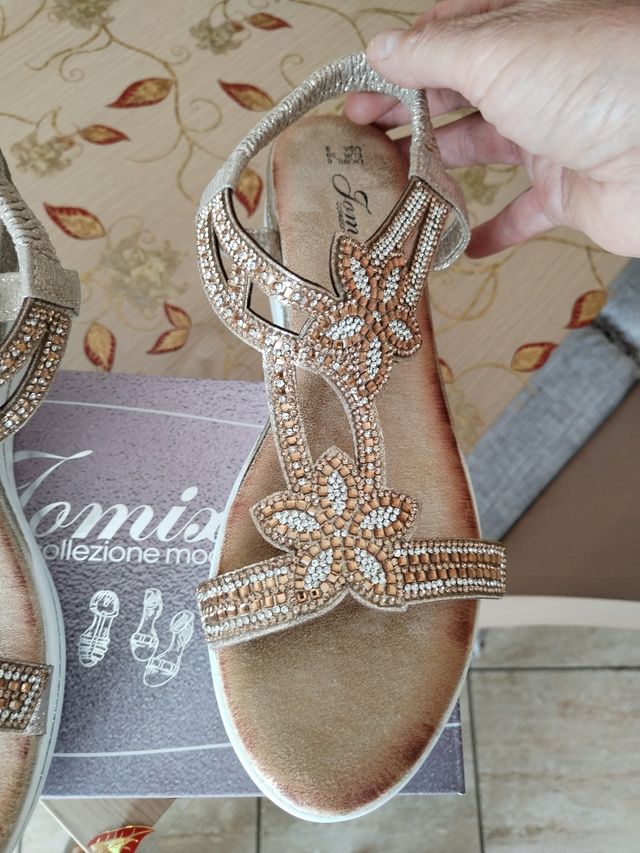 Sandali Jomia beige e oro