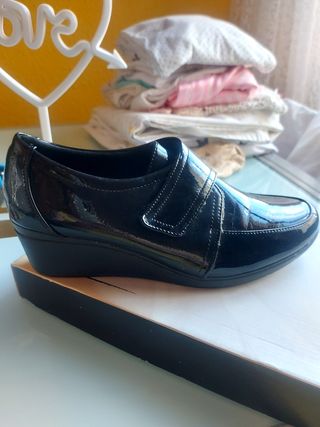Zapatos charol negros invierno